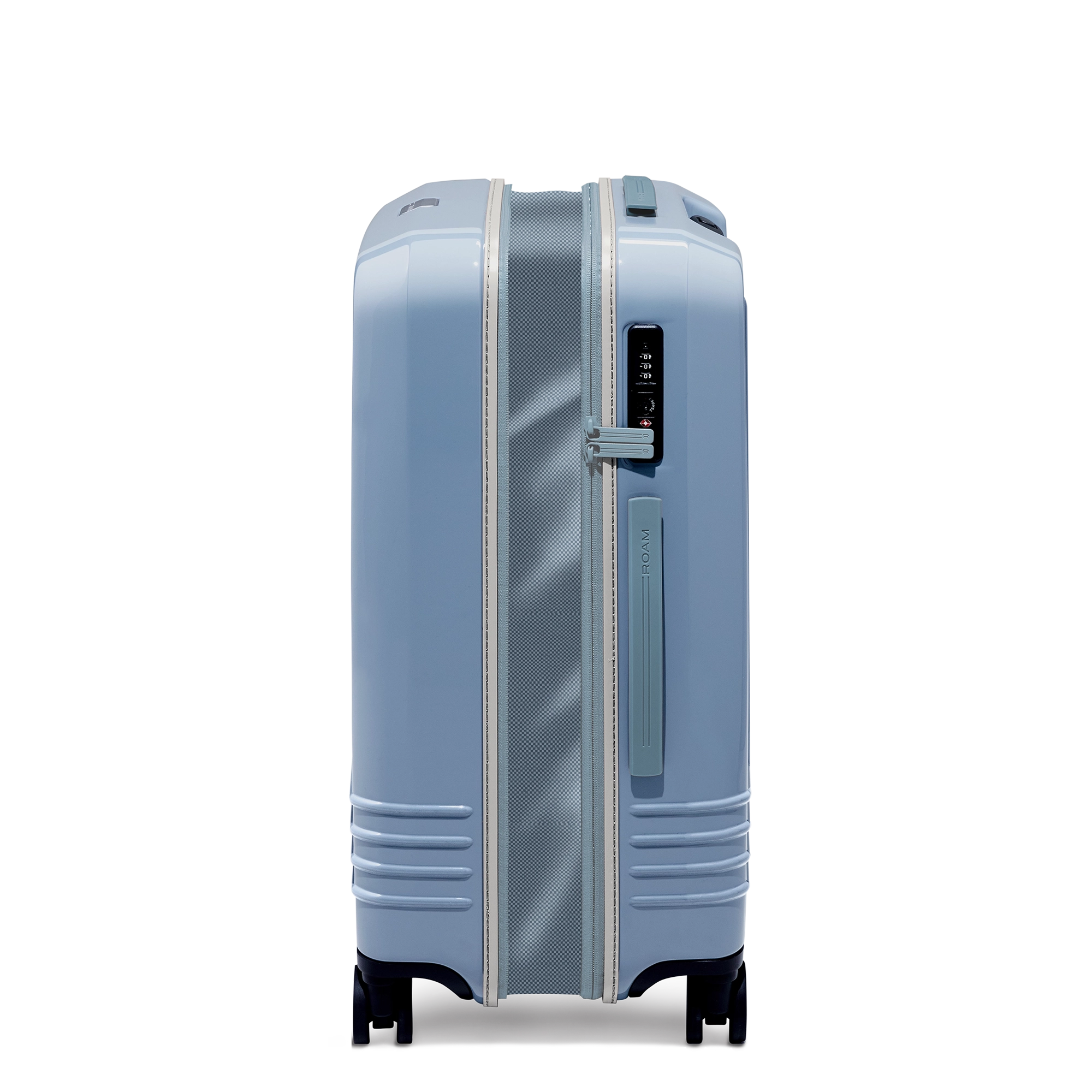 Expandable feature provides up to 34% more packing capacity – pack more for an extended stay.