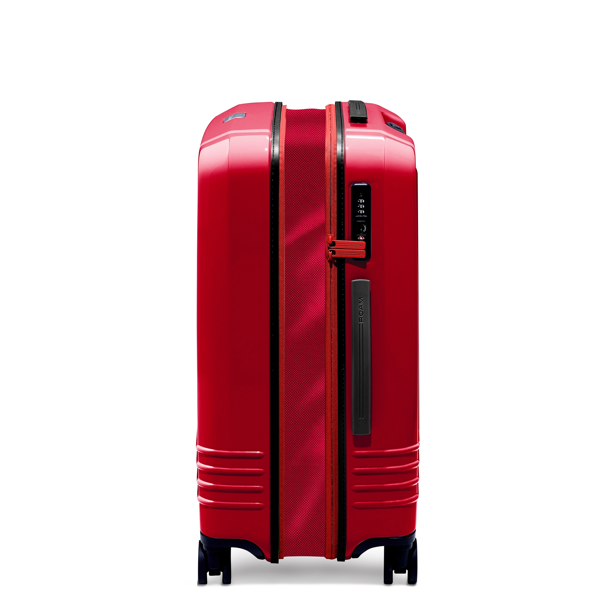 Expandable feature provides up to 34% more packing capacity – pack more for an extended stay.