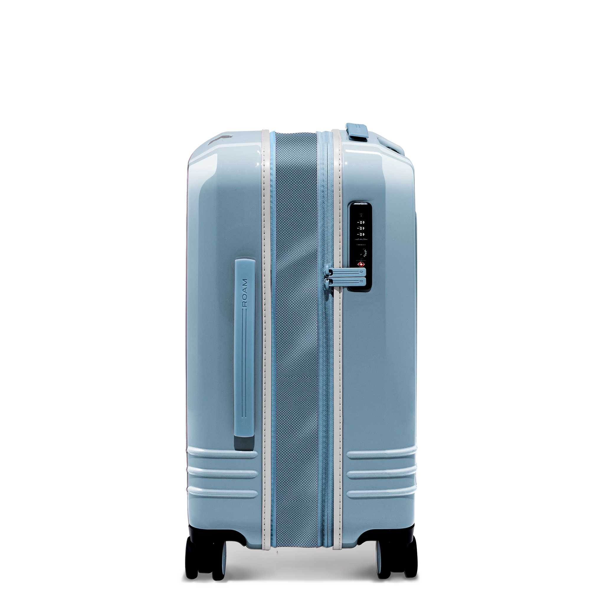 Expandable feature provides up to 30% more packing capacity – pack more for an extended stay.