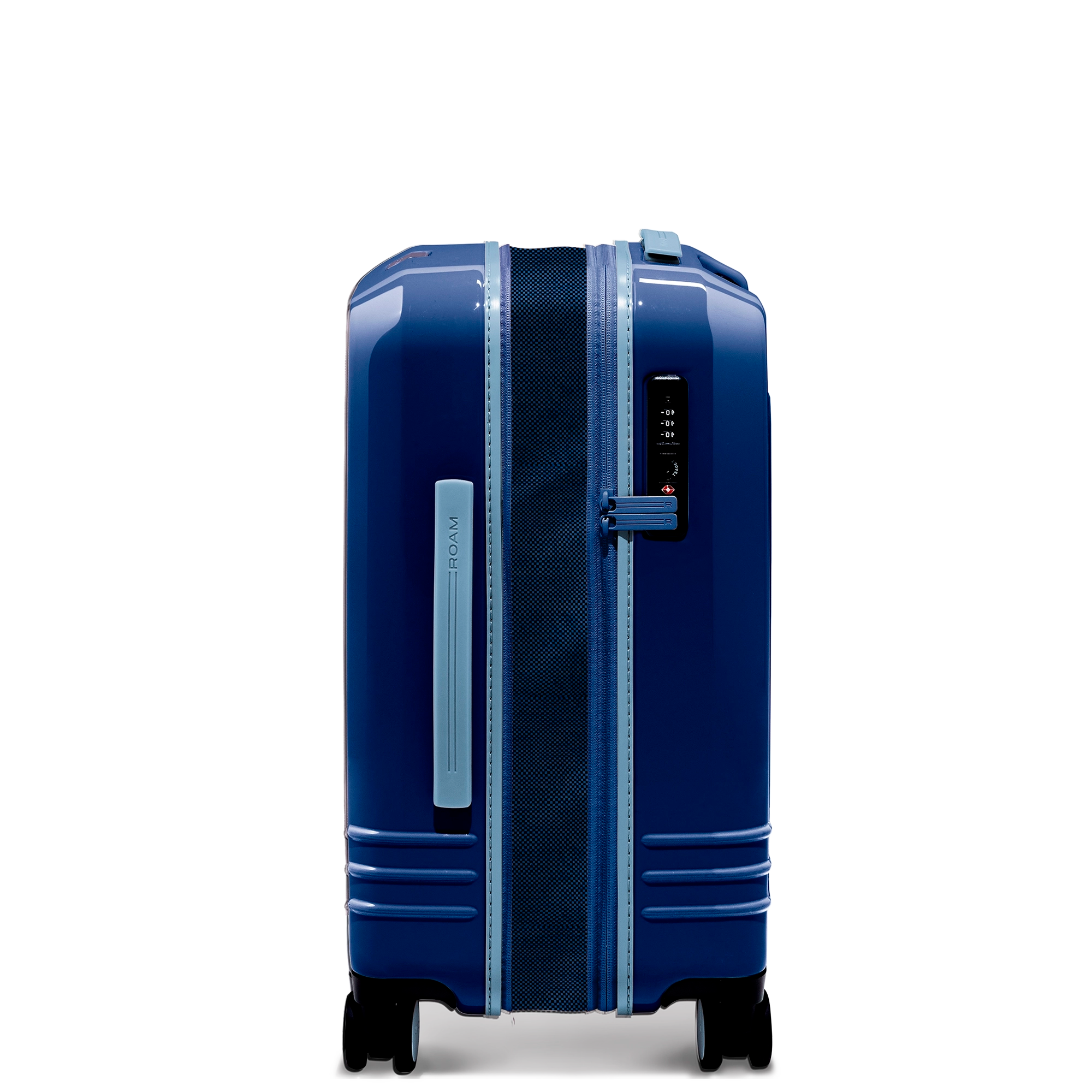 Expandable feature provides up to 30% more packing capacity – pack more for an extended stay.