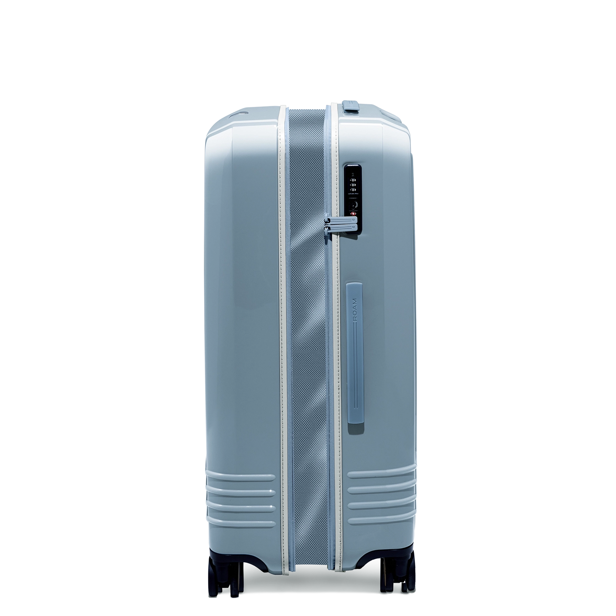 Expandable feature provides up to 34% more packing capacity – pack more for an extended stay.