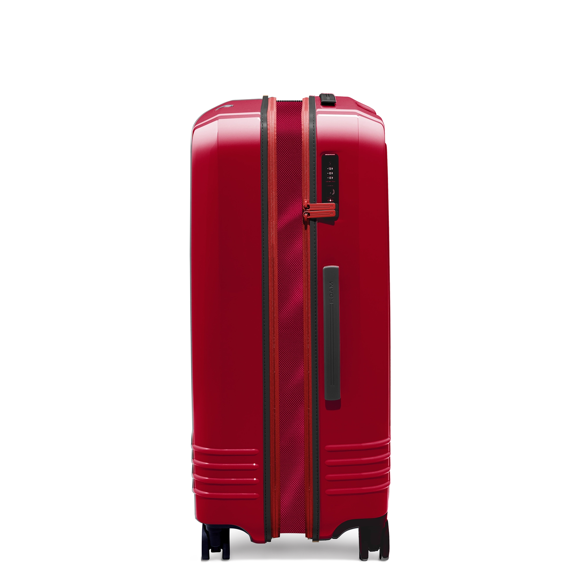 Expandable feature provides up to 34% more packing capacity – pack more for an extended stay.